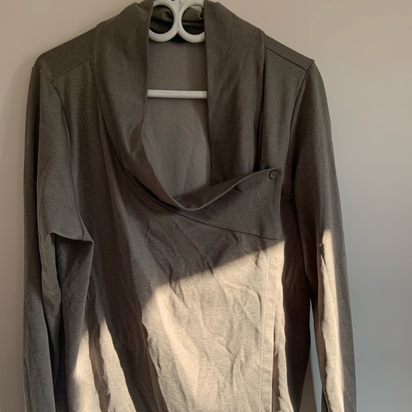 Women’s XL Arc’teryx top - Picture 1 of 5
